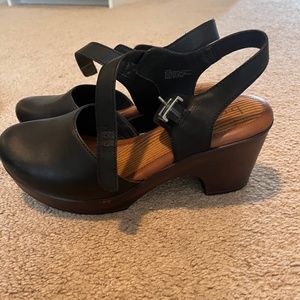 b.o.c black platform sandal
